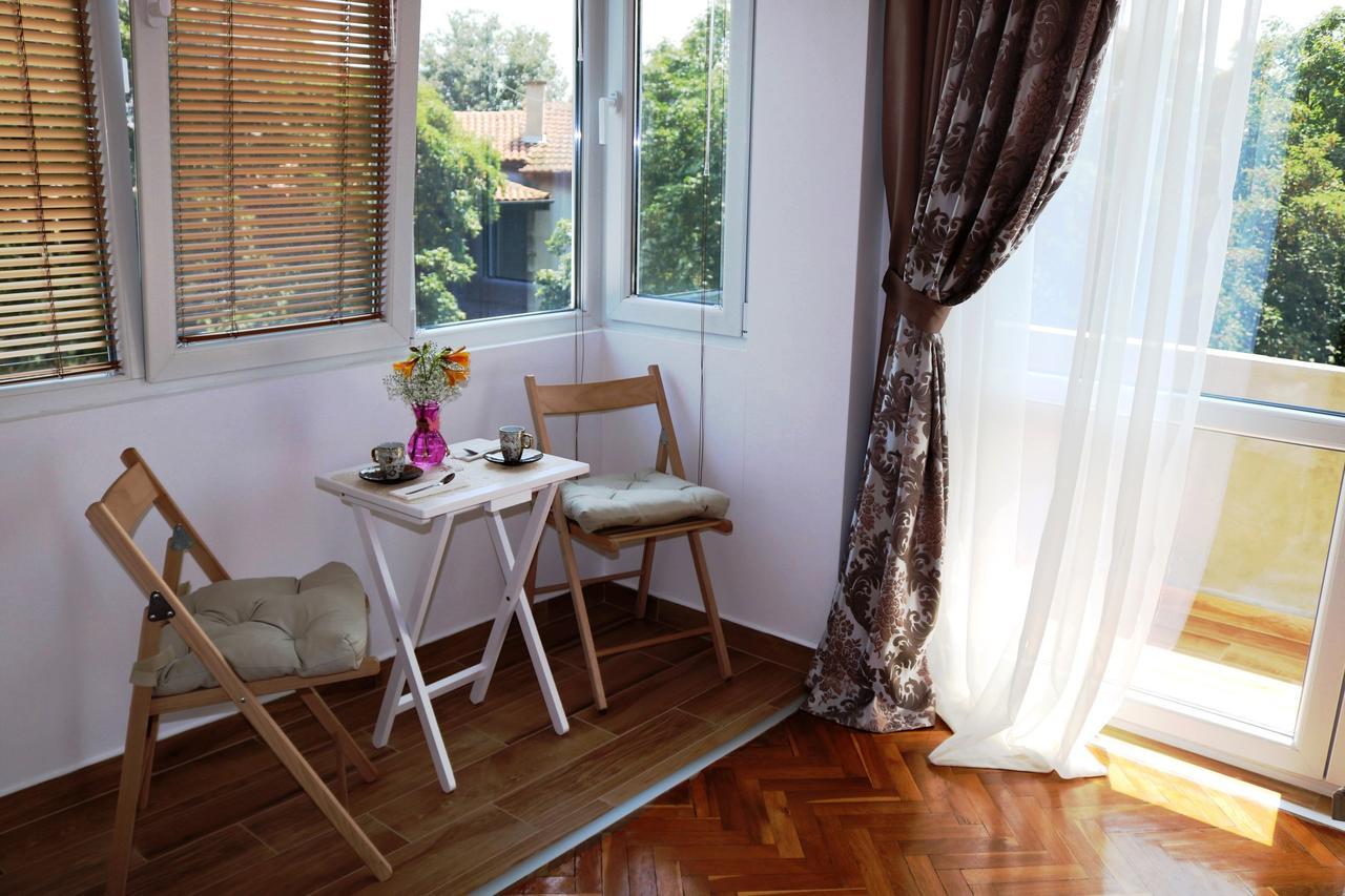 Sea Port Celebrity Apartment - Lets4Holiday Varna Exteriör bild