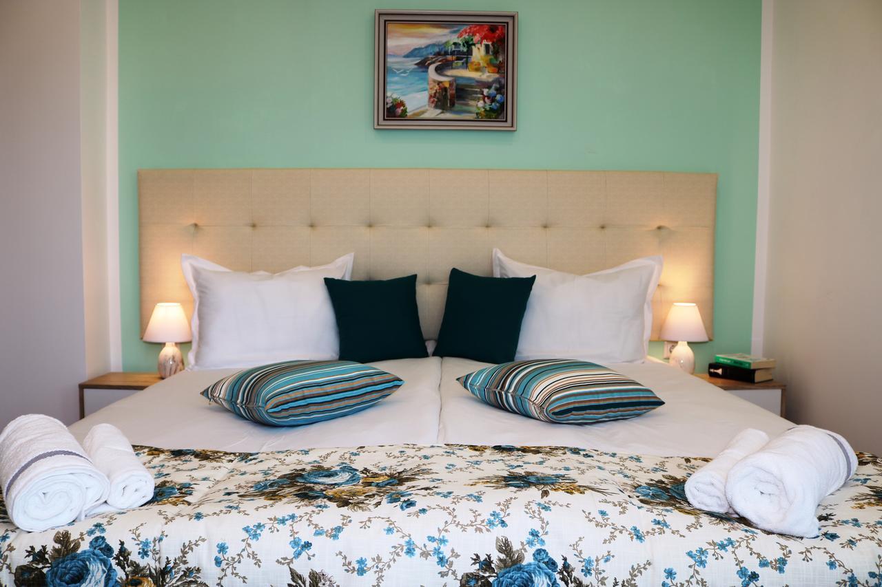 Sea Port Celebrity Apartment - Lets4Holiday Varna Exteriör bild