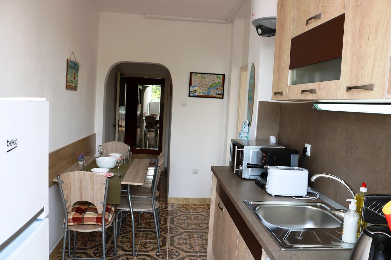 Sea Port Celebrity Apartment - Lets4Holiday Varna Exteriör bild