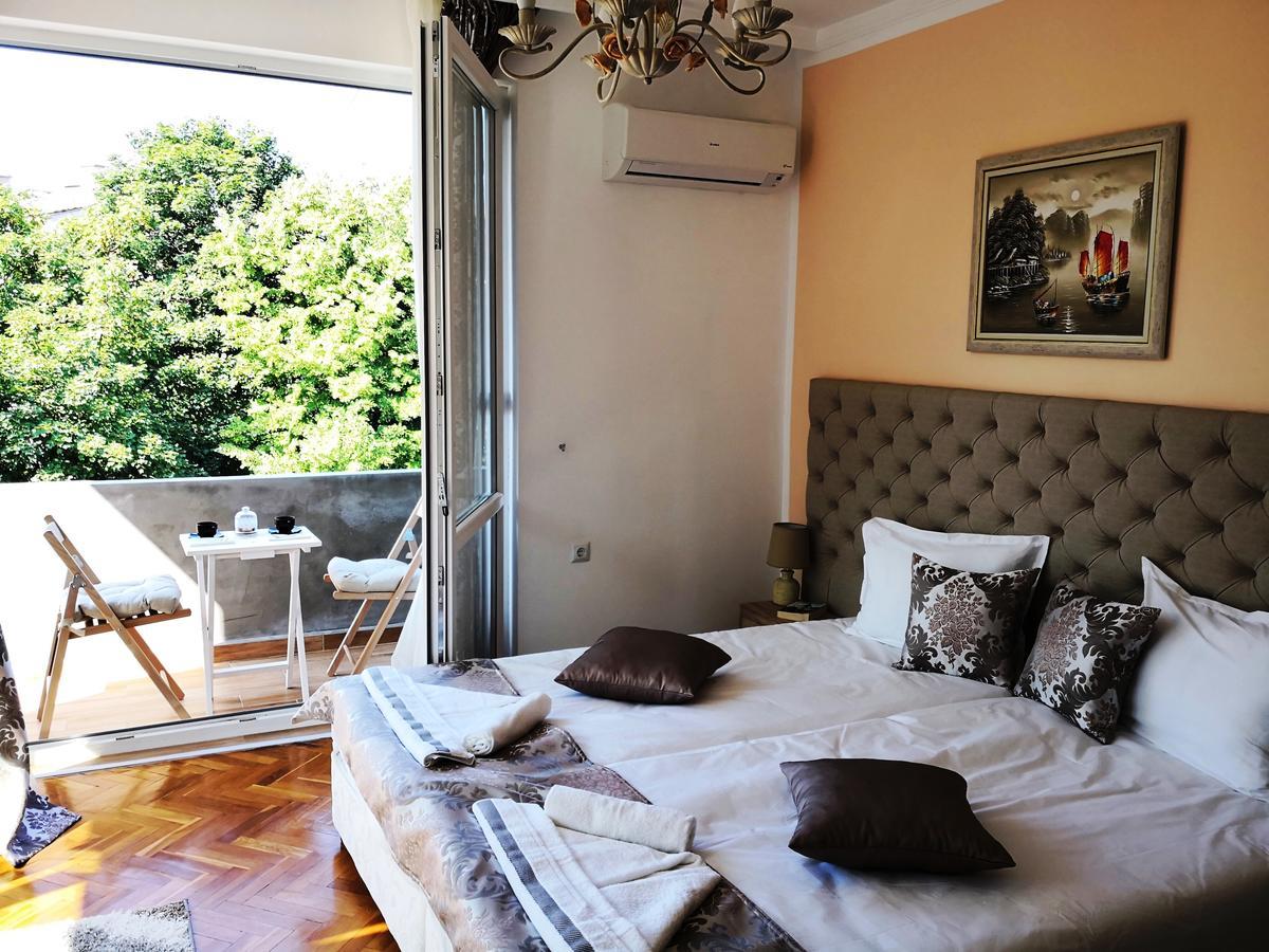 Sea Port Celebrity Apartment - Lets4Holiday Varna Exteriör bild